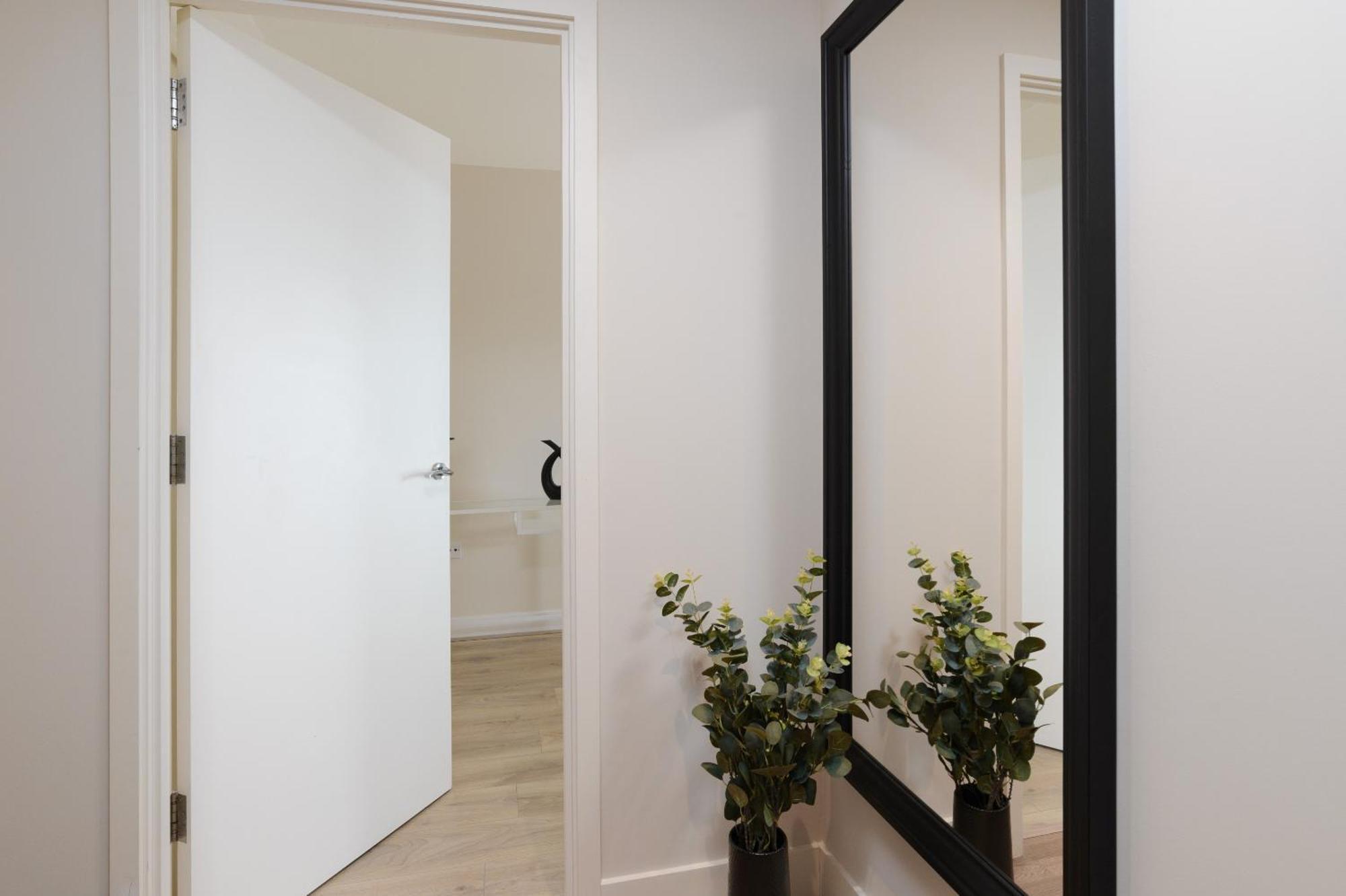 Premium Apartment - Allocated Parking - Great Location Plymouth Eksteriør billede