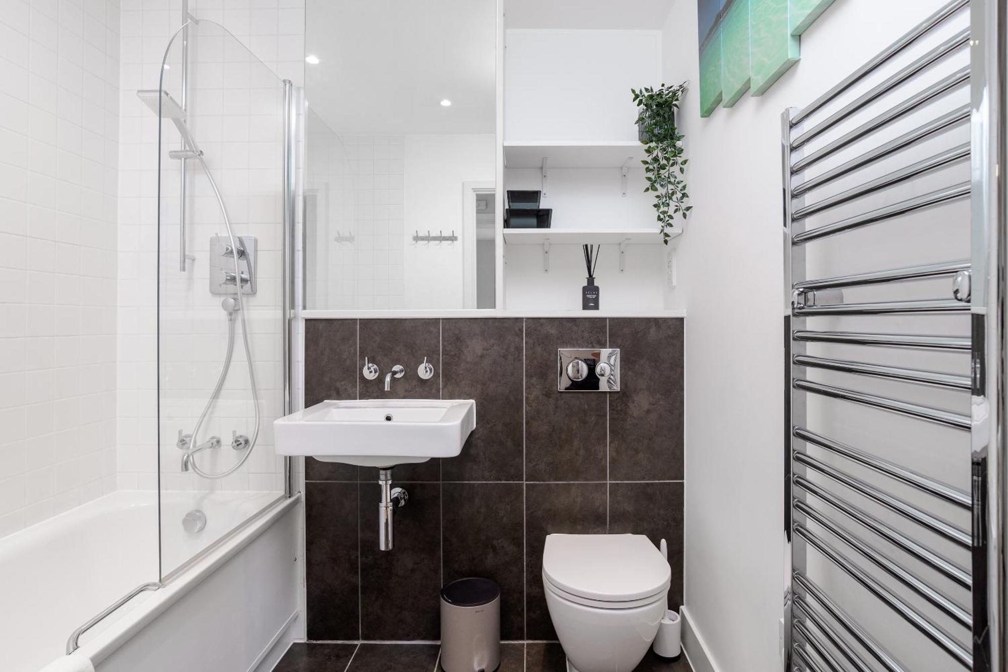 Premium Apartment - Allocated Parking - Great Location Plymouth Eksteriør billede