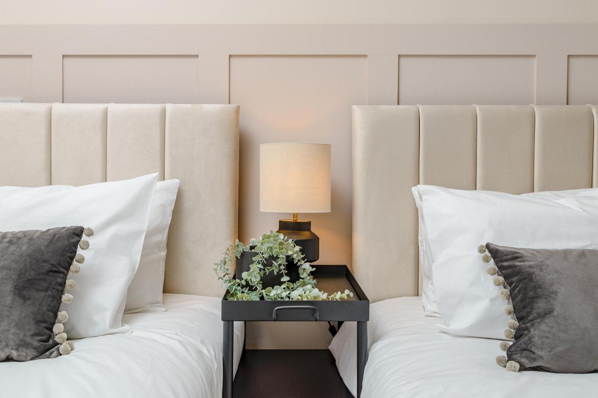 Premium Apartment - Allocated Parking - Great Location Plymouth Eksteriør billede
