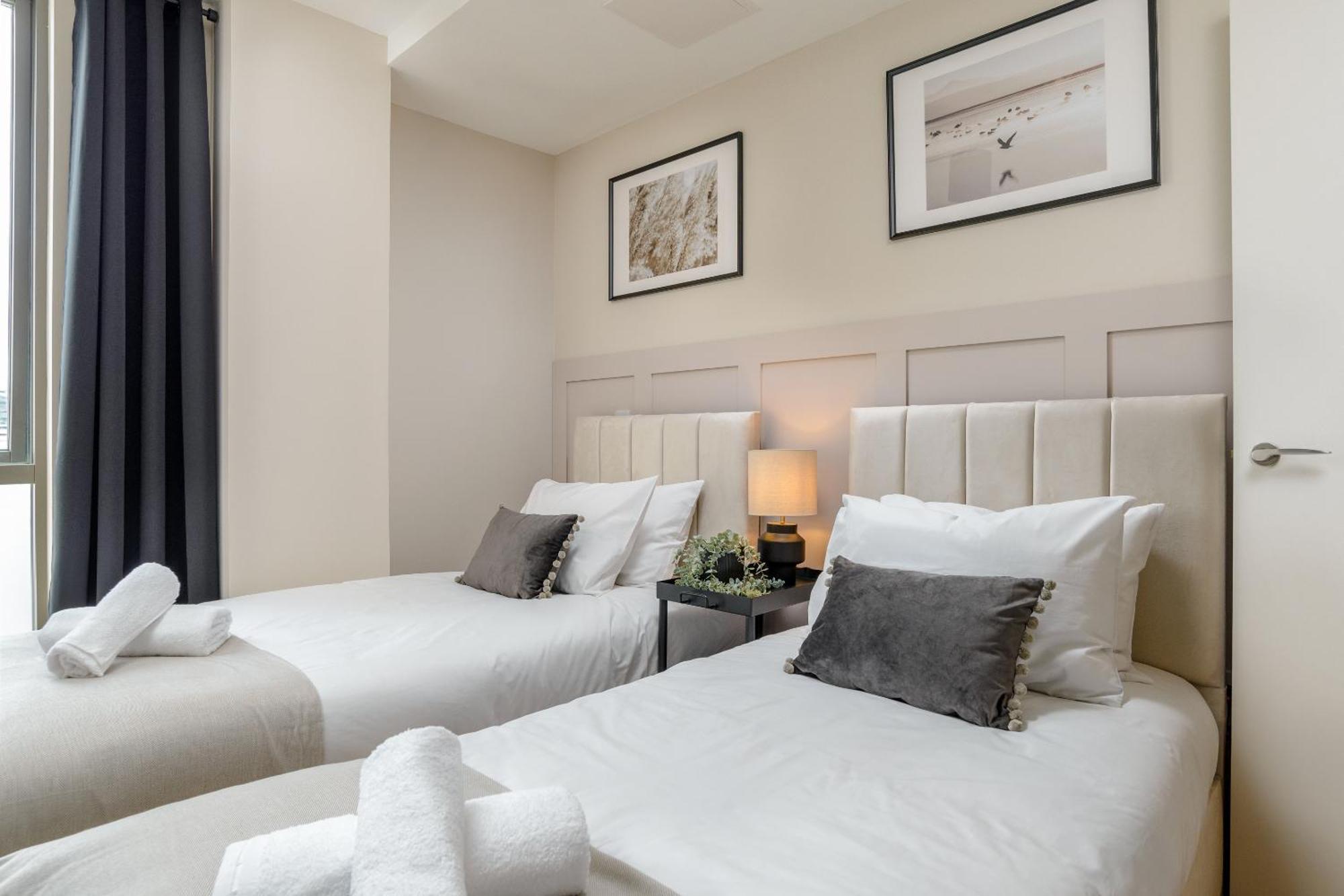 Premium Apartment - Allocated Parking - Great Location Plymouth Eksteriør billede