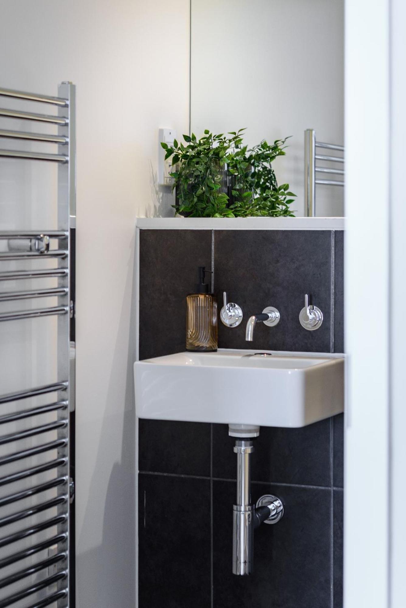 Premium Apartment - Allocated Parking - Great Location Plymouth Eksteriør billede