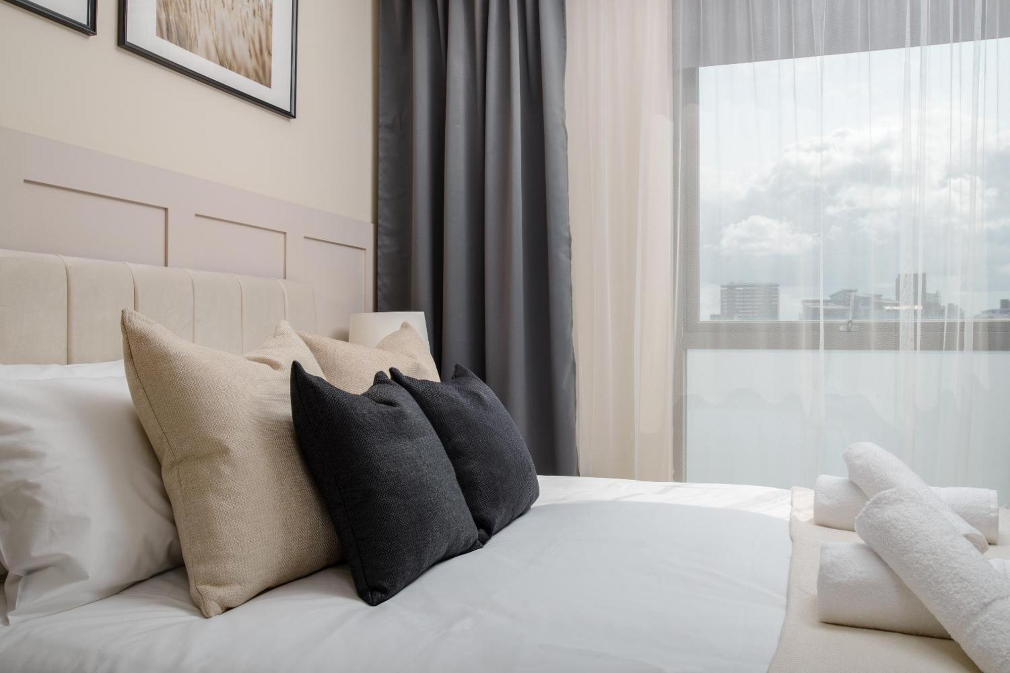 Premium Apartment - Allocated Parking - Great Location Plymouth Værelse billede